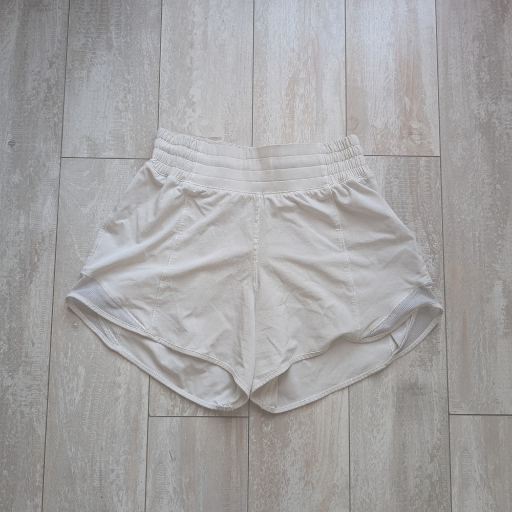 Lululemon Athletica Cream Athletic Shorts Lightweight Moisture-Wicking
